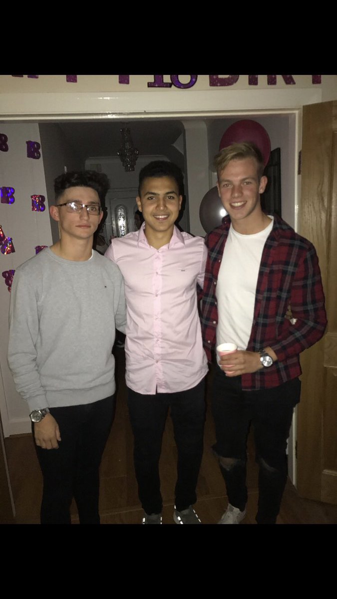 Robbie_Bridges1's tweet photo. @mo_d_21 happy bday my guy, have a sick day n ill catch you asap❤️ https://t.co/pUtGt3s5Oq