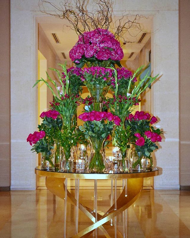 #FlowerArrangment #FairmountThePalm #Dubai #RedRoses #flowers #Amazing #Beautiful #floweroftheday #jumeirah #accorhotels #Photography #Nikon #D810 ift.tt/2F5fY4q