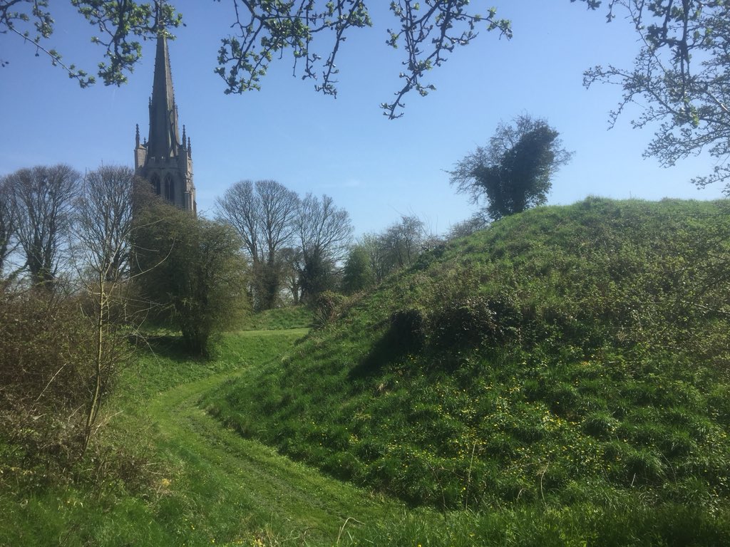 sam_bromage's tweet photo. Excellent couple of days surveying out at Laughton-en-le-Morthen with @dr_duncanwright @Castle_Studies #archaeology #fieldwork #isthisreallywork https://t.co/D7ygzEyyfh
