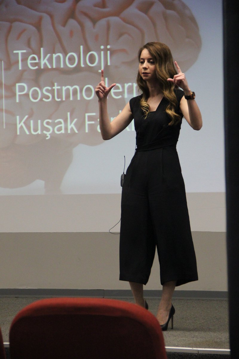 GİLT Akademi'18 sahnesinde güçlü kadın figürleri ağırlamaktan çok büyük mutluluk duyuyoruz. <a href="/sitasg/">Seda Genç</a> Seda Genç: "Toplum ne der diye düşünür ve o normlara sıkışırsanız girişimci olamazsınız." #giltakademi18 #ucangirisimler <a href="/Neuro_mar/">NEURO-MAR</a>