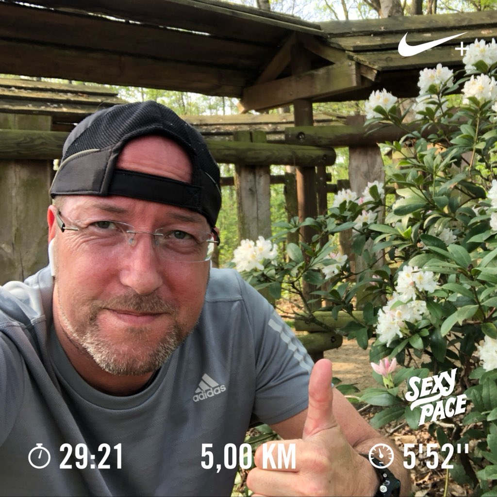 ZahnfleischL's tweet photo. Den sonnigen Tag mit einem kurzen Morgenlauf einläuten! 👟🕶☀️ #schönesWochenende https://t.co/sgA8L7n9mY