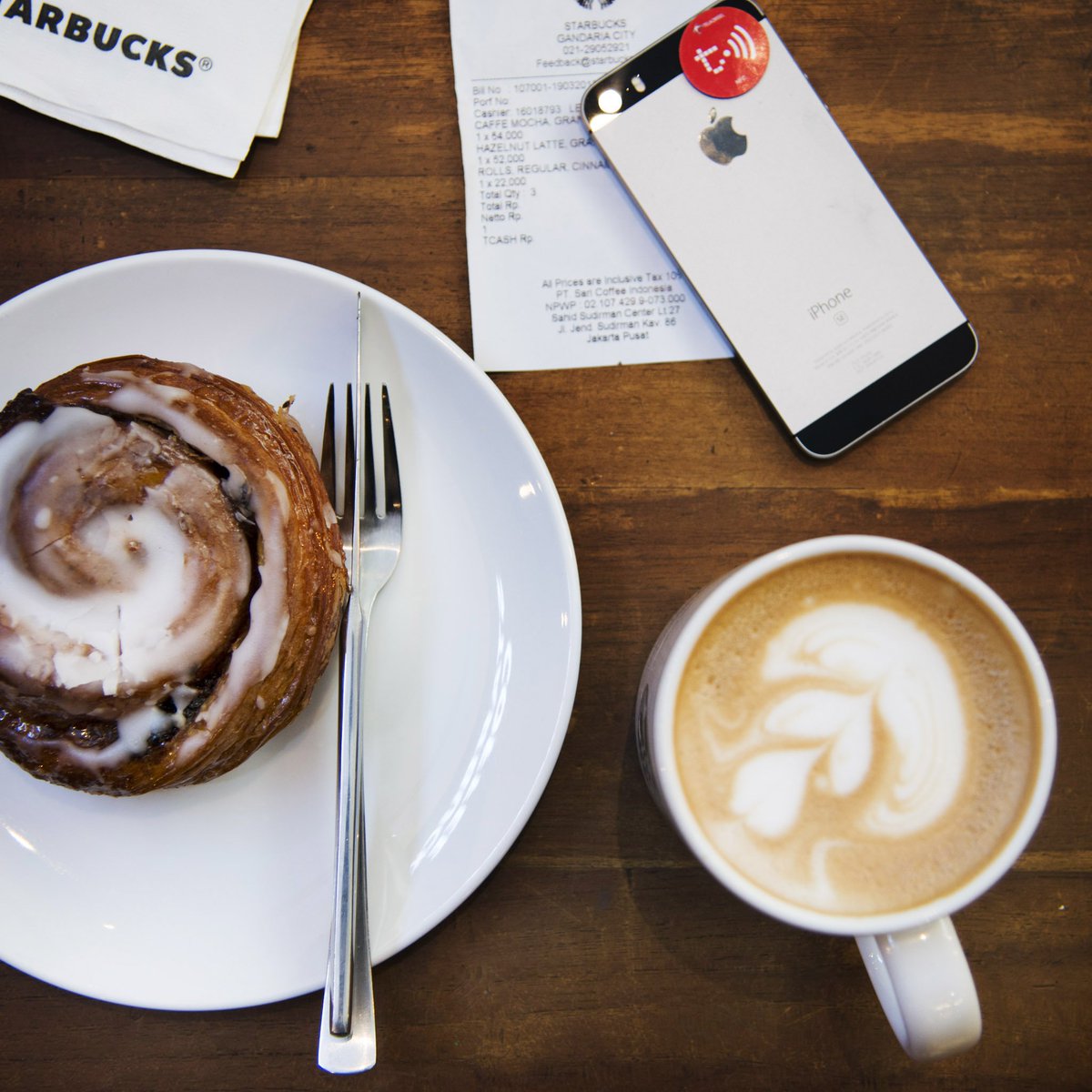 linkaja's tweet photo. Happy weekend, Buddies! Yang bingung mau menghabiskan waktu ke mana, langsung aja merapat ke Starbucks terdekat dan dapatkan cashback 10% untuk transaksi #pakeTCASH. #pakeTCASH bayar merchant banyak cashbacknya. S&amp;K berlaku. Info selengkapnya: https://t.co/Eh74EgZWKd https://t.co/pAnL0ZWVtC