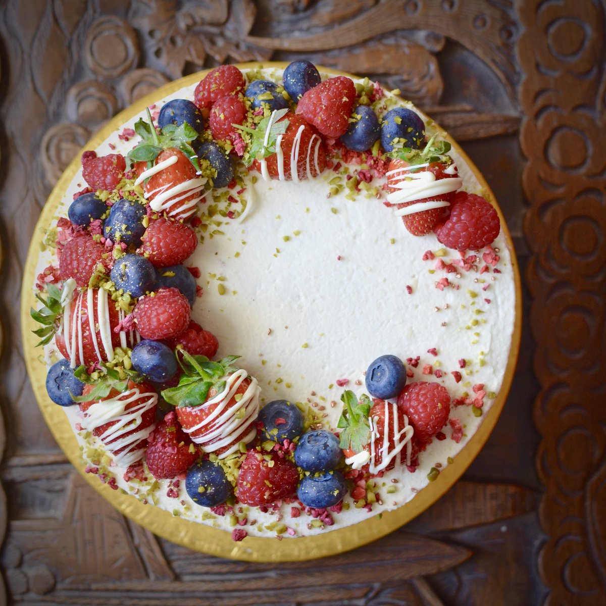 Fresh #berries and #whitechocolate #cake delivered locally this morning. #strathaven #buylocal