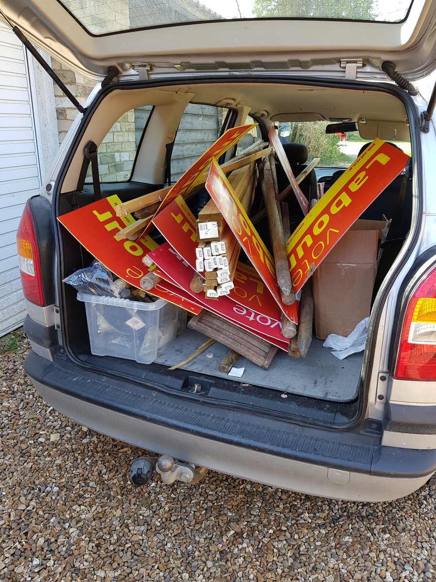 beachlabour's tweet photo. I wonder what's going on in #Waterbeach today? #Labourboards #VoteLabourMay3rd https://t.co/bx8j1UQfmw