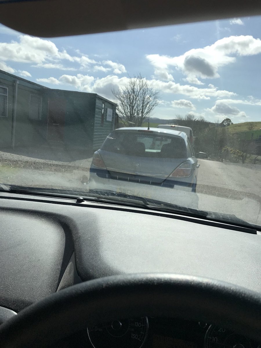 KellyCh5's tweet image. Patiently waiting to get into the dump!! 😳😳🙈😂 #sameideas