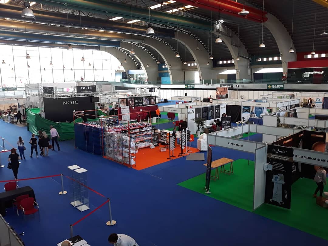 revPBpeluqueria's tweet photo. Estamos el fin de semana 😎 en #avilés #asturias en la #feria @artexpression_2018
Ven a vernos #revistapeluquerias #stand15 👏👏👏 https://t.co/KOpHHeYx8q