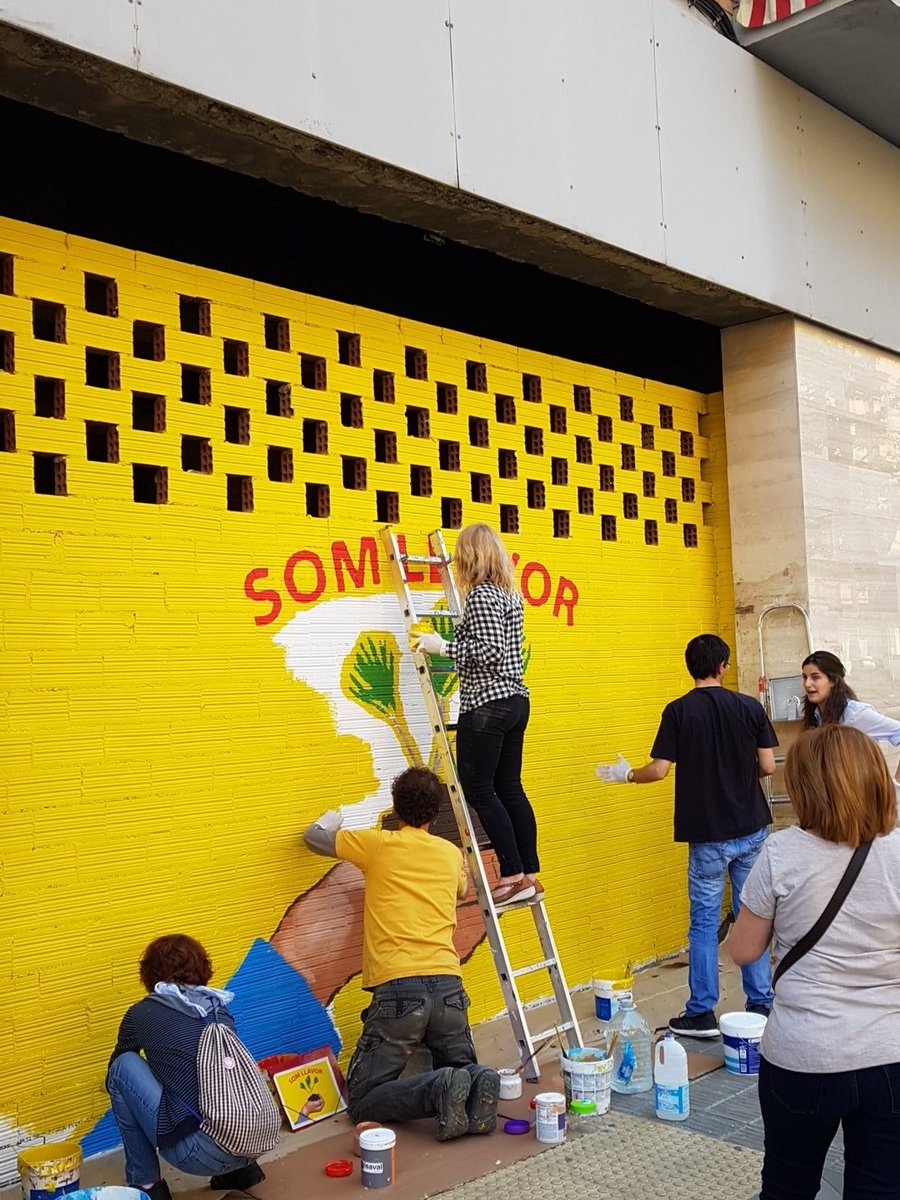 RubnGavil's tweet photo. constància, resistència, lluita, assemblearisme, alegria, solidaritat i molt amor. Això són els cdr! @CDRsLleida https://t.co/b4QTmkyrIM