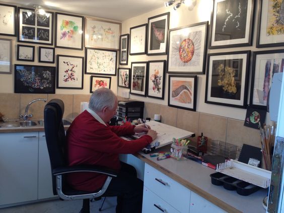 homecare_co_uk's tweet photo. Blind artist uses art to make sense of his vivid hallucinations https://t.co/knMOn0IBLw #art https://t.co/cxQsfCUT6T