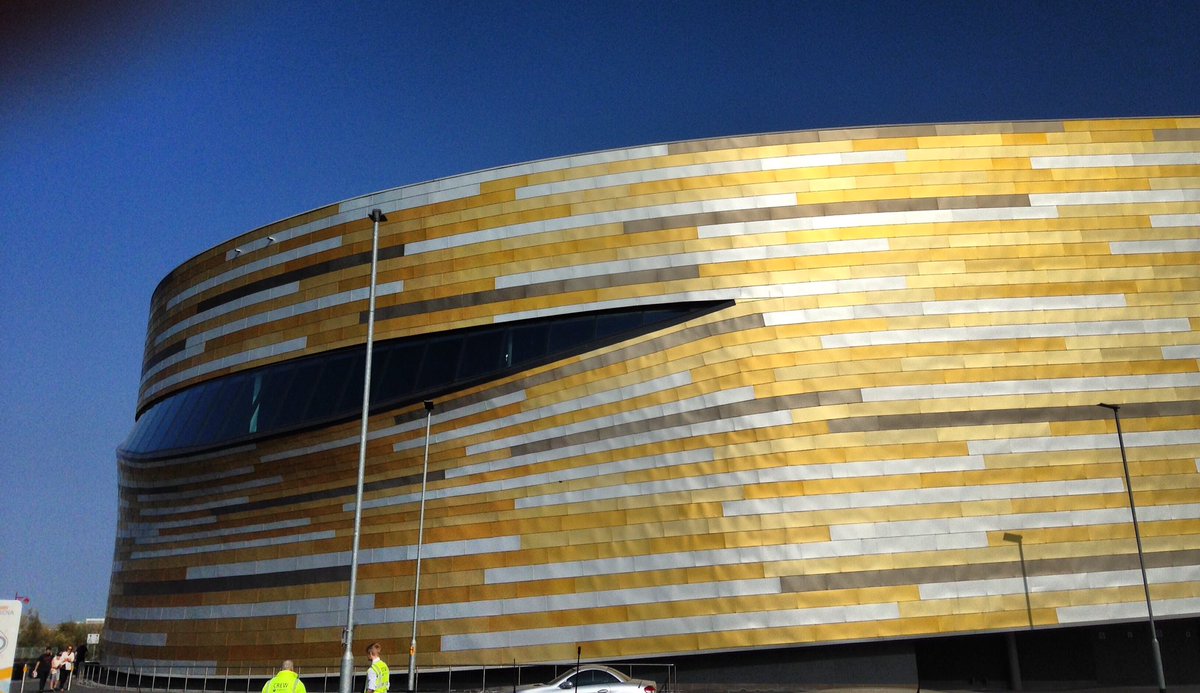 Just about survived with my legs intact - can safely say I've caught the bug! 
#trackcycling #derbyarena