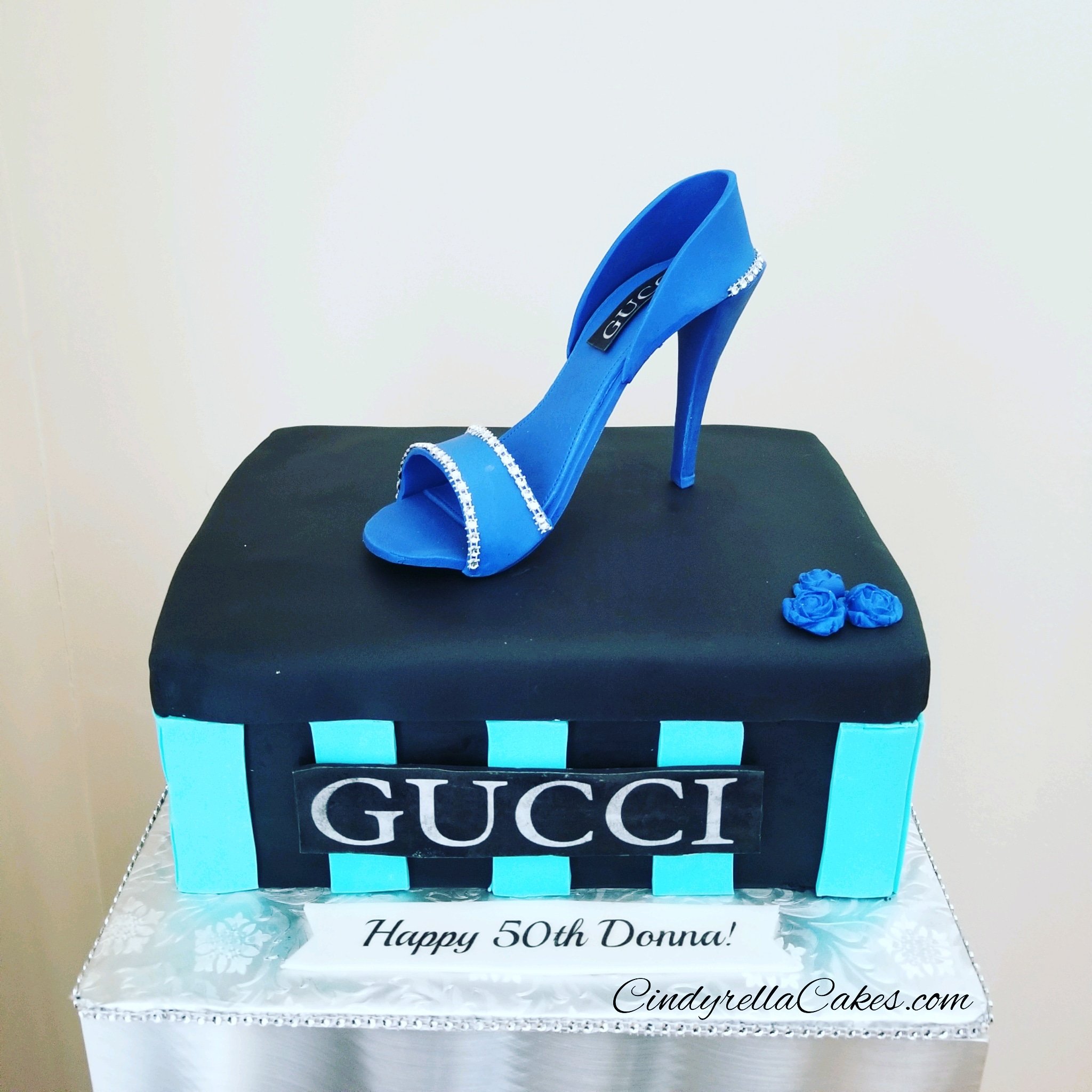 GUCCI Box Cake