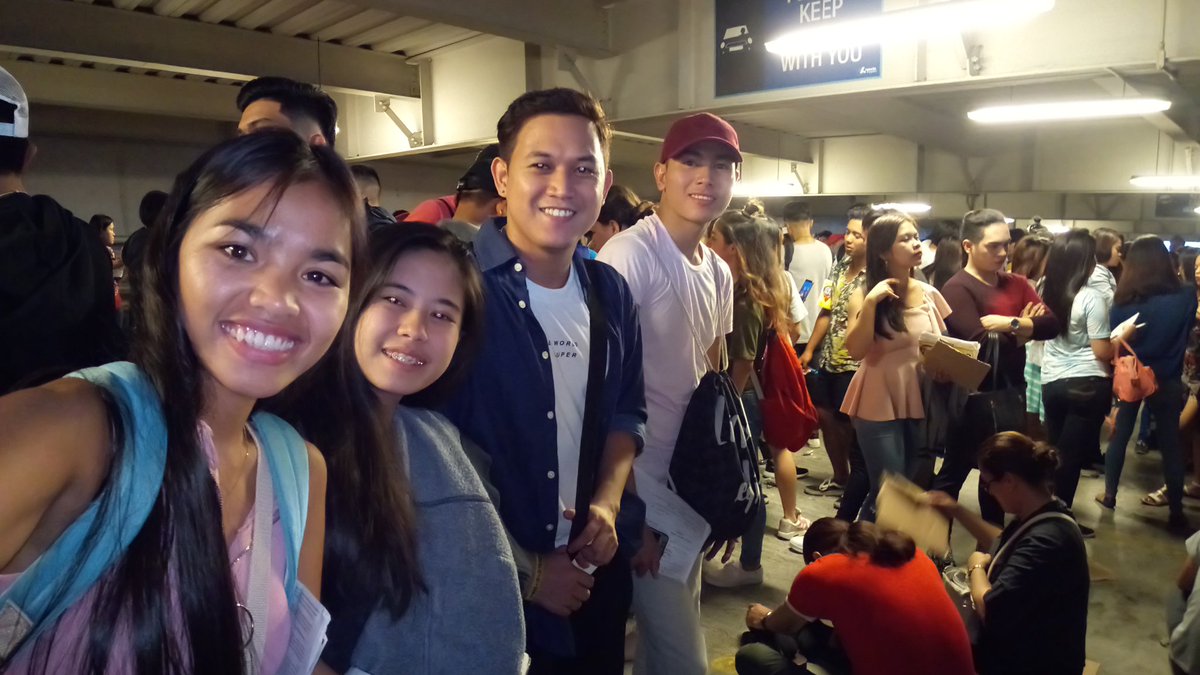 filipina_life's tweet photo. #StarHuntManila
#pbb #starhuntabscbn #starhunt #starhunters #StarHuntBegins
Aspiring hunter and dreamer from Mindanao. Gumastos papunta dito pero wala eh di ko akalain ganito ka dami pala ang mga mag audition. Dadalhin ko nalng pauwi ang experience at least naka vlog din ako. 😊 https://t.co/R3dgxFs3FF