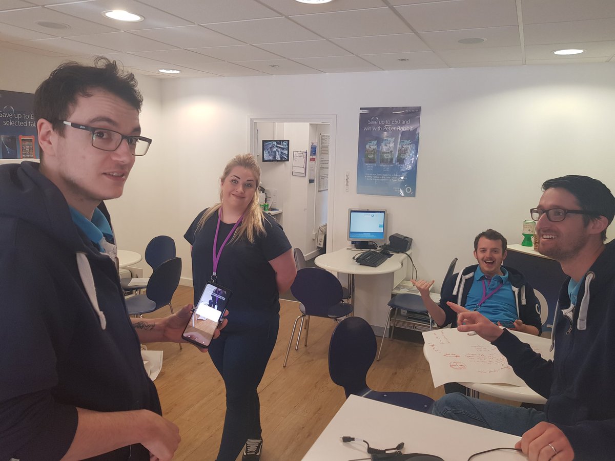GuruLukeHinch's tweet photo. #Samsung S9 and S9+ training at #O2Buxton today! Training our lovely staff to #betheexpert
#MidTraining @GuruBarryJames @MIDCommsUK https://t.co/H1N8kiB8Jo