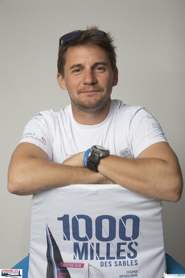[1️⃣0️⃣0️⃣0️⃣ milles des Sables] Portrait de skippers.
Départ lundi à 11h du ponton, coup d’envoi à 14h02.
<a href="/thibautvauchel/">thibaut vauchel</a> <a href="/SoliderEnPloton/">SolidairesEnPeloton</a> @FondationARSEP <a href="/1000millesLS/">1000 milles des Sables</a> <a href="/Multi50/">Multi50</a>