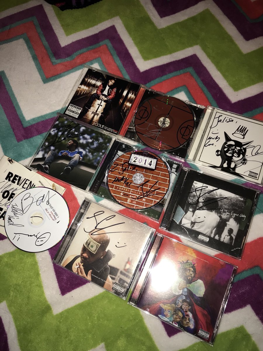 JColeFan_Page_'s tweet photo. Picked up my copy today. My collection is complete!😍#jcolealbum #jcoleKOD #JCole https://t.co/yOb3dOCLkD