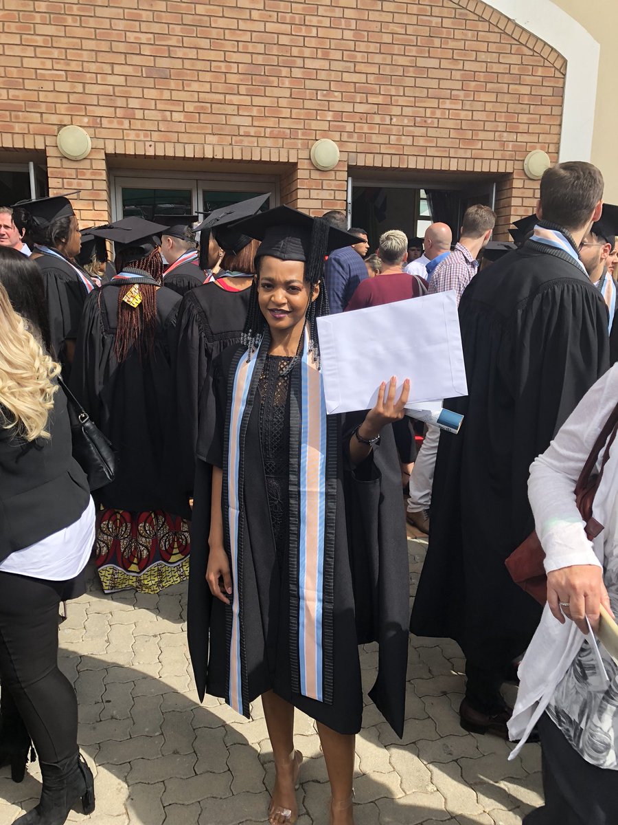 Sibahle_SK's tweet photo. Nami I graduated!👩🏾‍🎓👩🏾‍🎓👩🏾‍🎓

Bcom Strat Degree https://t.co/GXxrUpgvoP