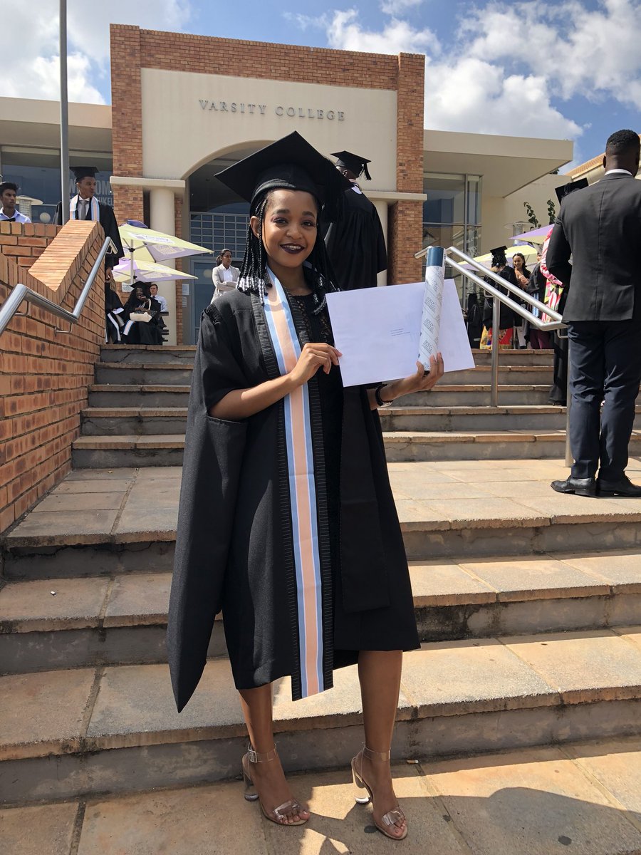 Sibahle_SK's tweet photo. Nami I graduated!👩🏾‍🎓👩🏾‍🎓👩🏾‍🎓

Bcom Strat Degree https://t.co/GXxrUpgvoP
