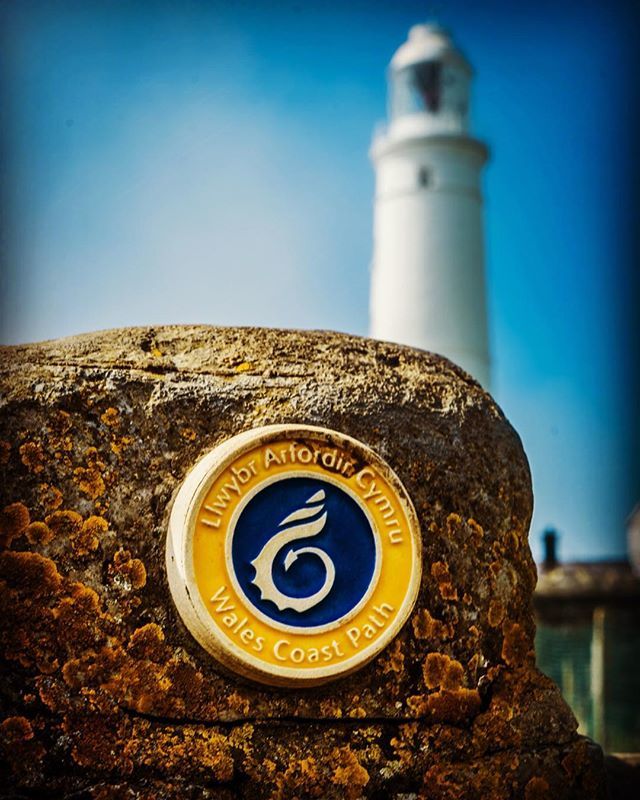jimswallace's tweet photo. #walescoastpath 
#nashpointlighthouse https://t.co/B7l7ARG431 https://t.co/7ZJcwEZPui