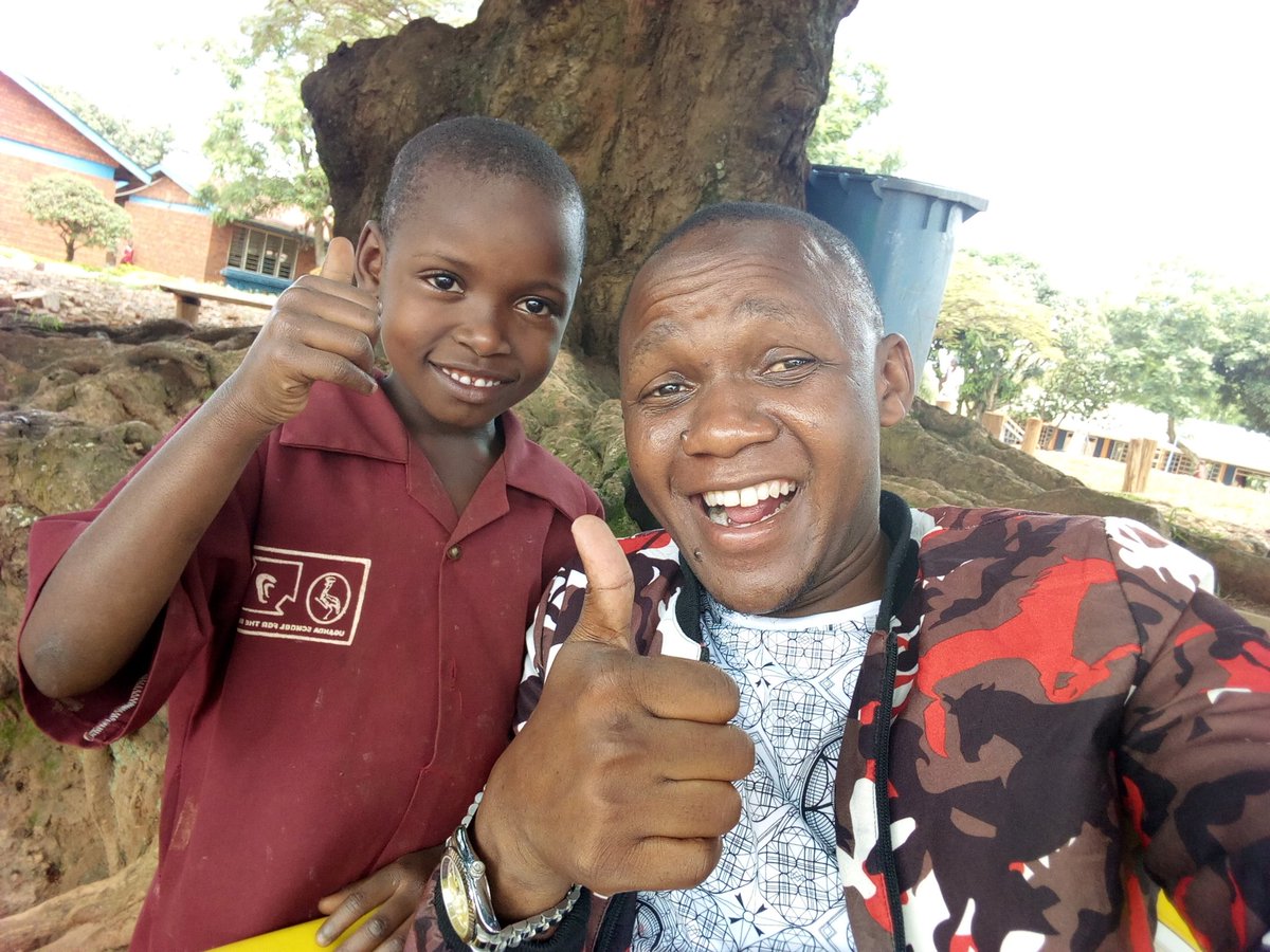 Samsemah1's tweet photo. With this little Superstar from Uganda School for the deaf ...Learning a few signs before the big day tomorrow at the international children's Climate Change Conference.
@LilGreenHandsUg
@nemaug @UNDPUganda @UNICEF @nbstv
#GogreenUg #ICCCC2018 https://t.co/WZ6HRTMk1T