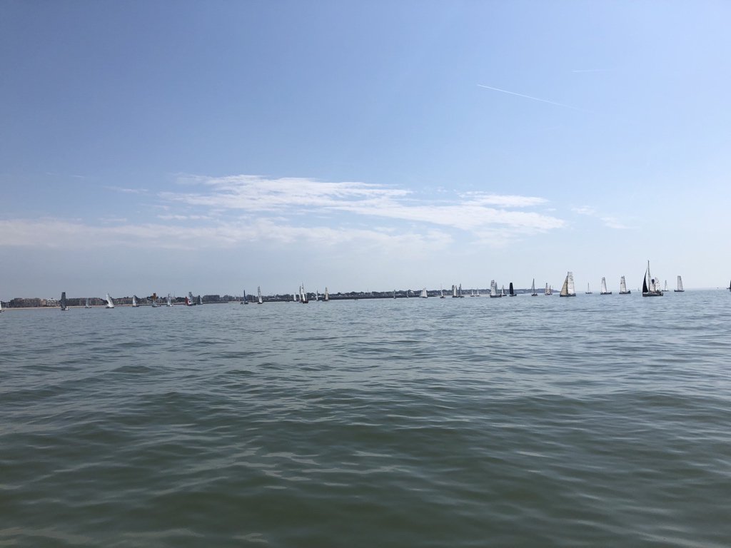 10 min du départ de la #select650 @ClasseMini