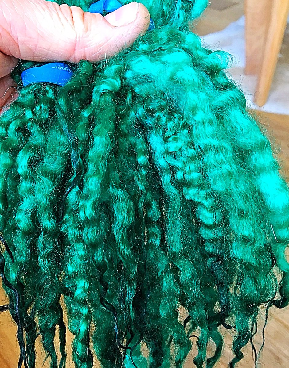 Hand dying locks for spinning #wool #HandmadeHour