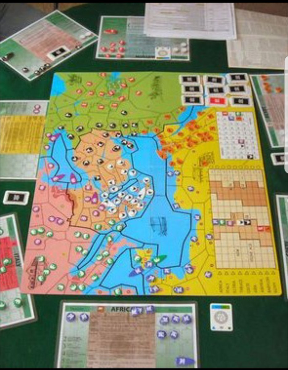 Ahir el club vam fer una gran partida a un joc mític, Civilization dels anys 80, 360min de joc.