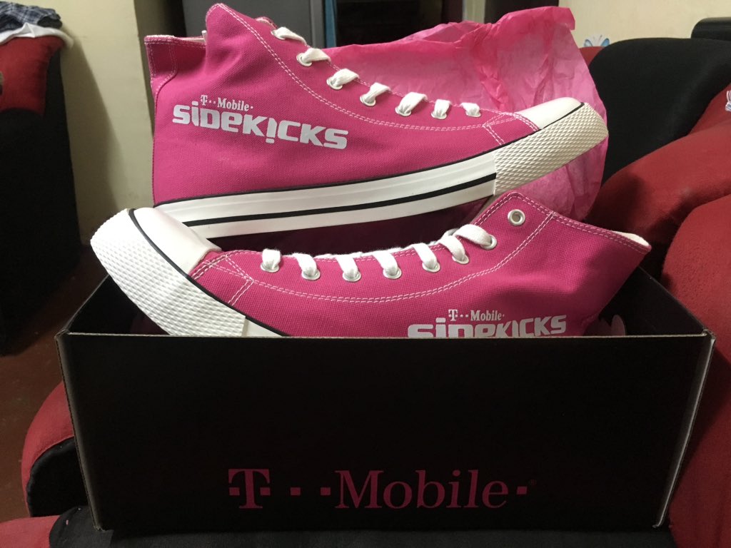 labdavid's tweet photo. @JohnLegere @TMobile @psychotchr @pitsaboi @Jameegirl22 @miss_rosariio @CanesDustin @thejayrob @DejanKaric @gingersnap0523 @bryanisinfynite Guess what arrived today, @JohnLegere
My very own #tmosidekicks
Thanks for the hookup
I'll be walking like a boss with these slick sidekicks... https://t.co/AjfNLYYswQ