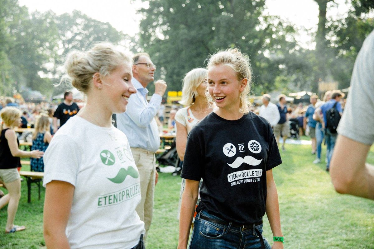 Festival toppers gezocht! 🚨 Vind je het leuk om ons deze zomer te helpen? Stuur dan een mailtje naar lisa@etenoprolletjes.nl📍Vind alle locaties en data hier: etenoprolletjes.nl #EtenopRolletjes #Food #Festival