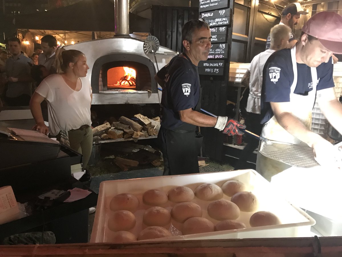 PhilPggreen1's tweet image. Tasting Australia. Getting better every year. 👍#charcoalcooking #bombalaska #woodovenpizza  #adelaide #victoriasquare #tastingaustralia