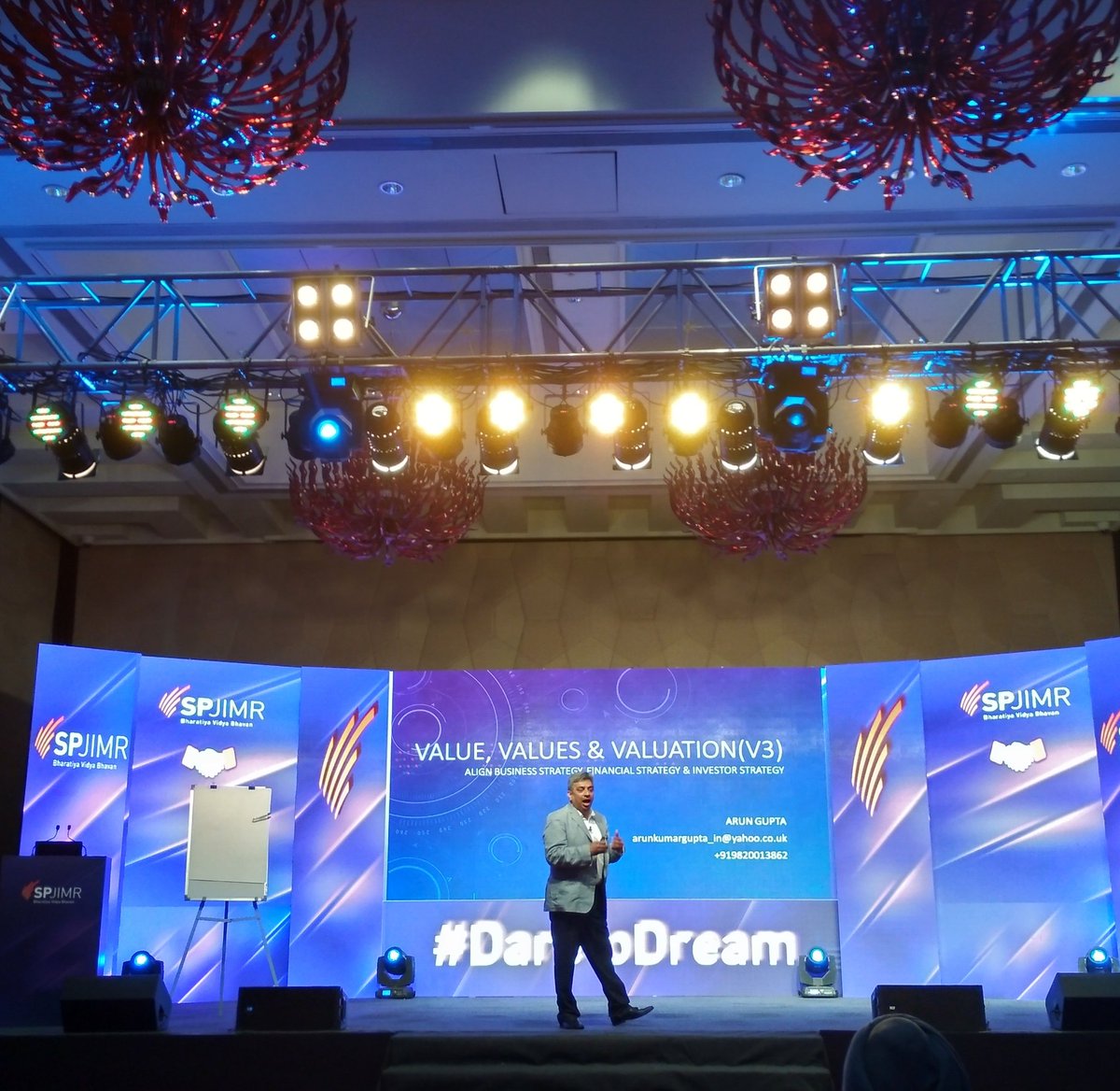 SPJIMR's tweet photo. "If you are not growing you are degrading in value" Mr. Arun Gupta's masterclass on Value, Values and Valuation. Mr Gupta is a Serial Entrepreneur, renowned private equity investor and advisor to iconic businesses. #iamfmb #DaretoDream https://t.co/ESNMyBCcFB