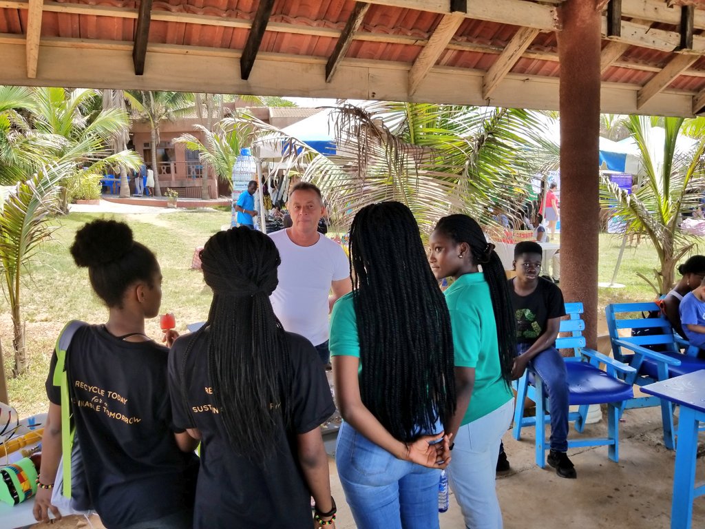 suramaking's tweet photo. Green Up Club grocery bag is almost sold out. Few available. 
#EndPlasticPollution 
We are here @EarthDayAccra #EradicatingPlasticPollution 
#MarchForScience2018 
@EarthDayNewYork  @greenschoolsorg @GreenGhana360 @babilgre https://t.co/0R5bMFdTgF