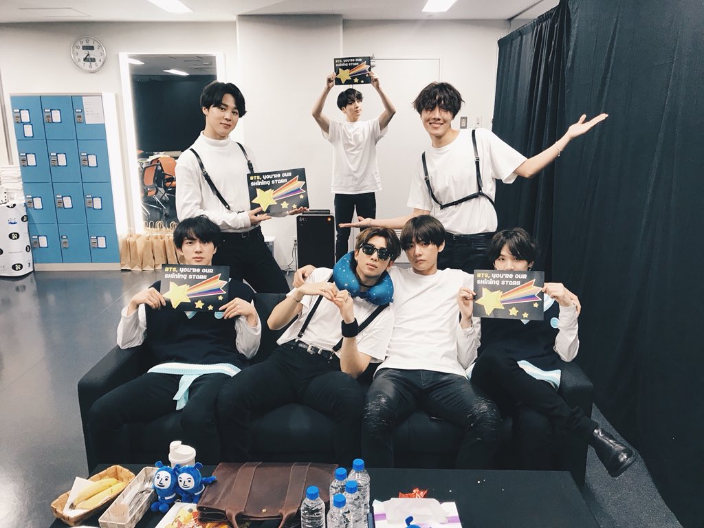 DbTUf5WV4AAC3WW?format=jpg&name=orig