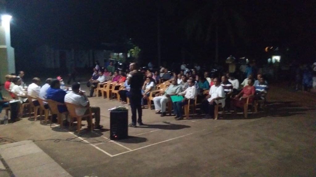 vinod_palyekar's tweet photo. Governance is not only about taking unilateral decisions but it also about seeking public opinion on the manner Governance proceeds .On 15:4:2018 held Sunday Dialogue at Gawaso Vaddo ,Sodiem Siolim to hear the voice of my Siolkars.
#GoaForward
#SiolimForward
@VijaiSardesai https://t.co/jGHmQ4RK3e