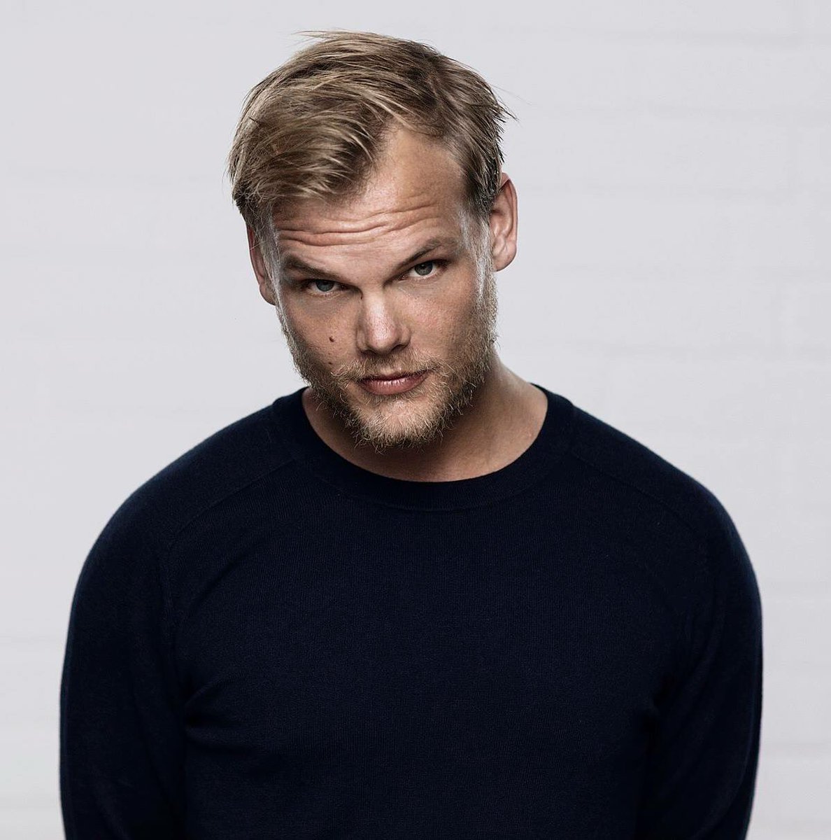 beachboom's tweet photo. 💙 #Avicii #RIP https://t.co/In0XCiHHoa