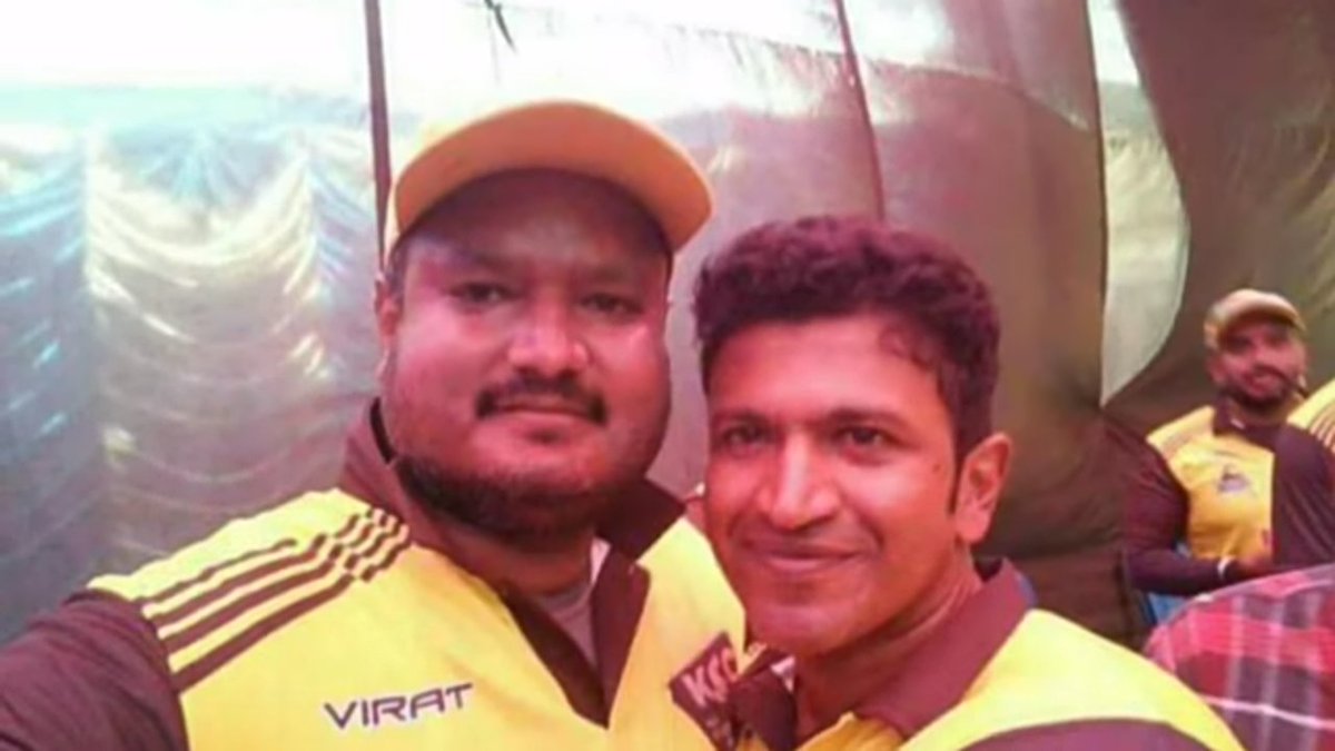 Dfanscompany's tweet photo. ಕರ್ನಾಟಕ ಚಲನಚಿತ್ರ ಕಪ್ @dinakar219 ಅಣ್ಣ @PuneethRajkumar ಸರ್ ಎಕ್ಸ್ ಕ್ಲೂಸೀವ್ ಪಿಕ್ಚರ್ 

Good Morning "D" Heat's
  
 @dasadarshan @Dcompany171 @cineloka @Dbeatsmusik @chitraloka @vijayaananth2 @trollkannada_M @TharunSudhir @moviemantraa @sharadasrinidhi @chirusarja @DhruvaSarja https://t.co/ZPJC4RtBya
