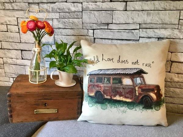 Our 'Old Love Doesn't Rust' range is our way of celebrating the memories we create in our beloved vans..

mohobo.co.uk/shop?olsPage=p…