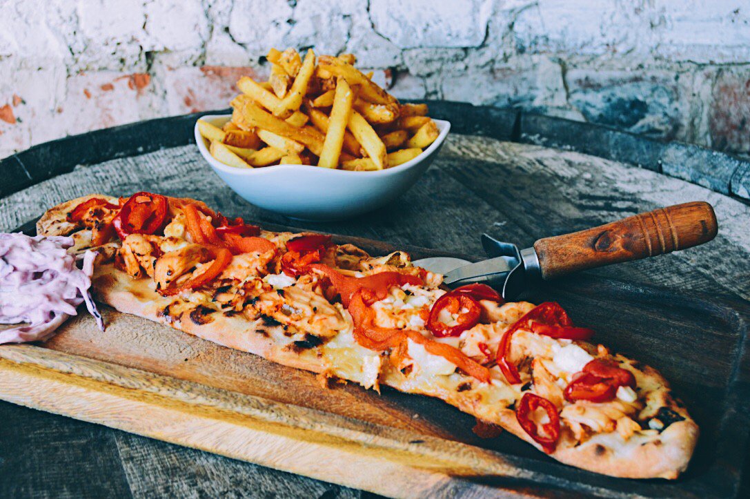 SWEET CHILLI CHICKEN FLATBREAD 🌶 

AL FRESCO 💥😎👌🏼