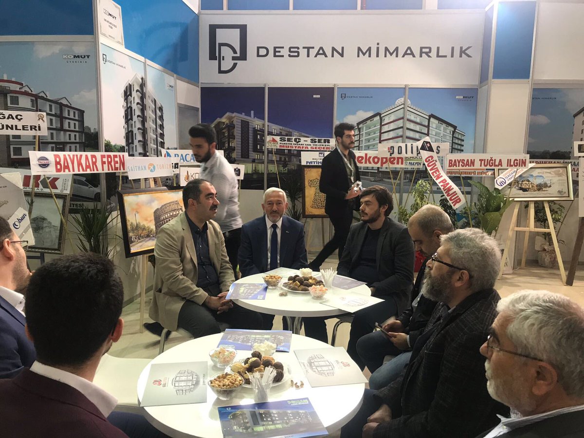 Konya İnşaat ve Gayrimenkul Fuarına, İlçe Başkanımız Mehmet Genç ve Yönetim Kurulu Üyelerimiz ile birlikte katılım sağlayarak ziyaretlerde bulunduk.