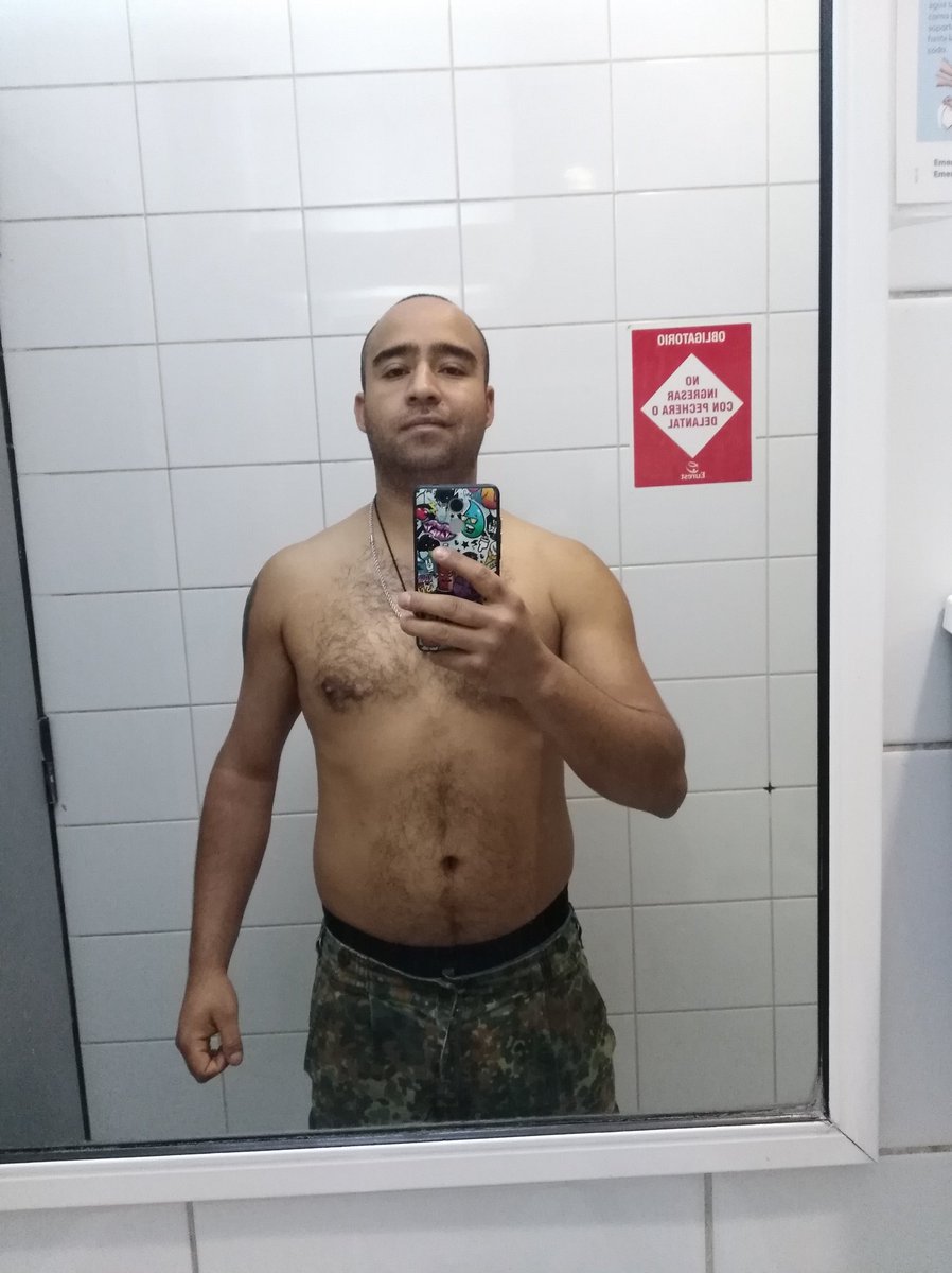 Feliking2's tweet image. No soy modelo. Solo cocinero Wjajajjaj. Es difícil ser flaco🤣😂😅