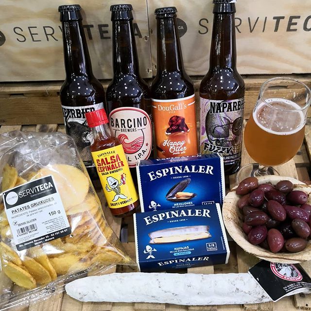 LaServiTeca's tweet photo. A nosaltres ens encanta fer el vermut, avui amb cervesa, i vosaltres?🍺🍺🍺
#somteca #serviteca #tecabona #beermut #cervesaartesana #patatesiolives @vermutespinaler @naparbier @barcinobrewers @cervezadougalls #quebotot https://t.co/C93D81k2CU https://t.co/IVsUYizC2K