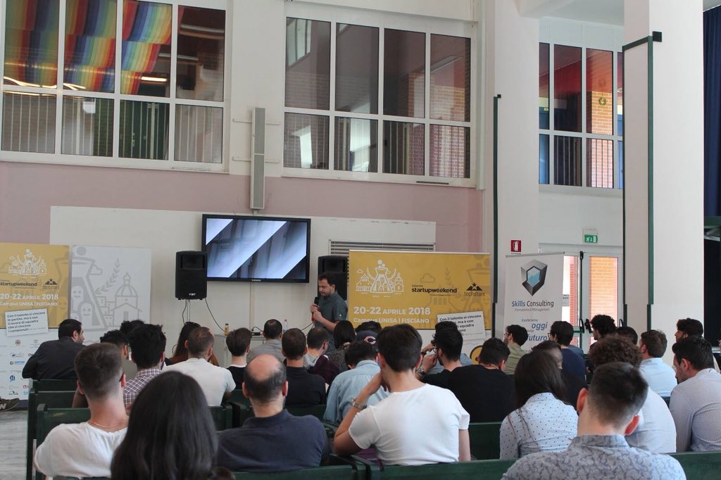 "Tecnologia e dati per creare interazione ed emozioni"
L'intervento di <a href="/guedado/">jacopo mele guedado</a> 📢
#swsalerno18 #Day2