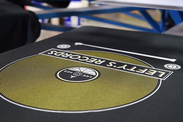 Shirts101's tweet photo. Today is #RecordStoreDay and so we wanted to share a design a throwback design for our friend, Les, owner of #LeftysRecords here in #LNK . . . Buy local. Support art. . . . #RSD #RSD2018 #Vinyl #VinylCollection #VinylCollector #Record #Records #RecordCol… https://t.co/UaAwwo2ylB https://t.co/ZXzhSnCQFv