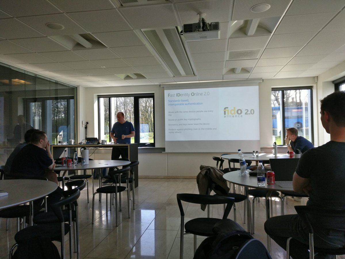 BjarkeFogh's tweet photo. Fido, så eliminere vi passwords #GABDK #globalazure #AZUGDK https://t.co/FoBcMi0MIf