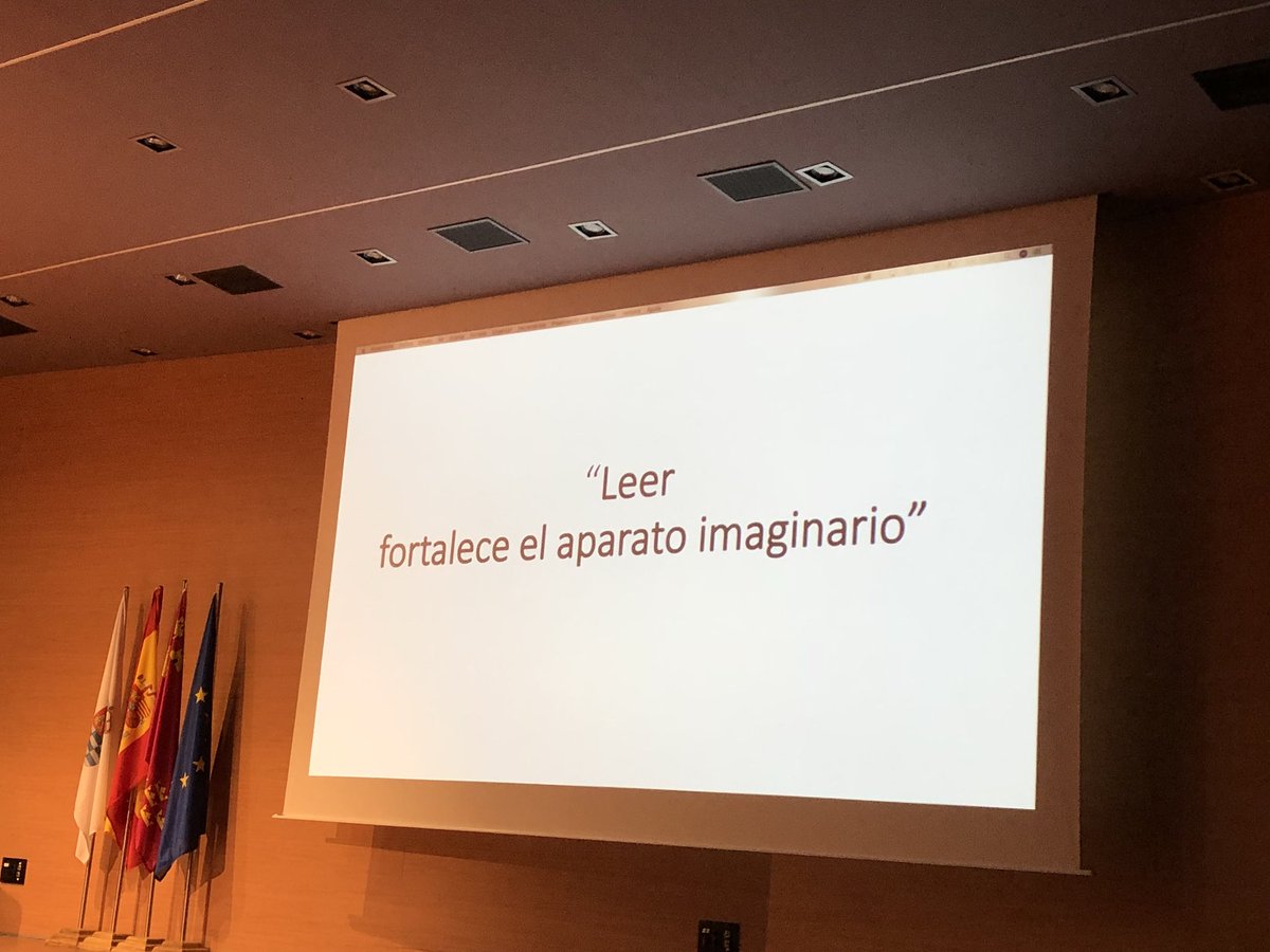 BibliotecaSGA's tweet photo. Terminamos con el estupendo @angelarbolrojo coordinador de clubes de lectura #3ECLRM https://t.co/AT6sNmavmr