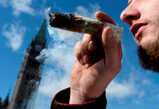 Parliament Hill plays host to last annual marijuana rally before legalization.  ottawamatters.com/national-news/… https://t.co/Qt9oDzU8yb
