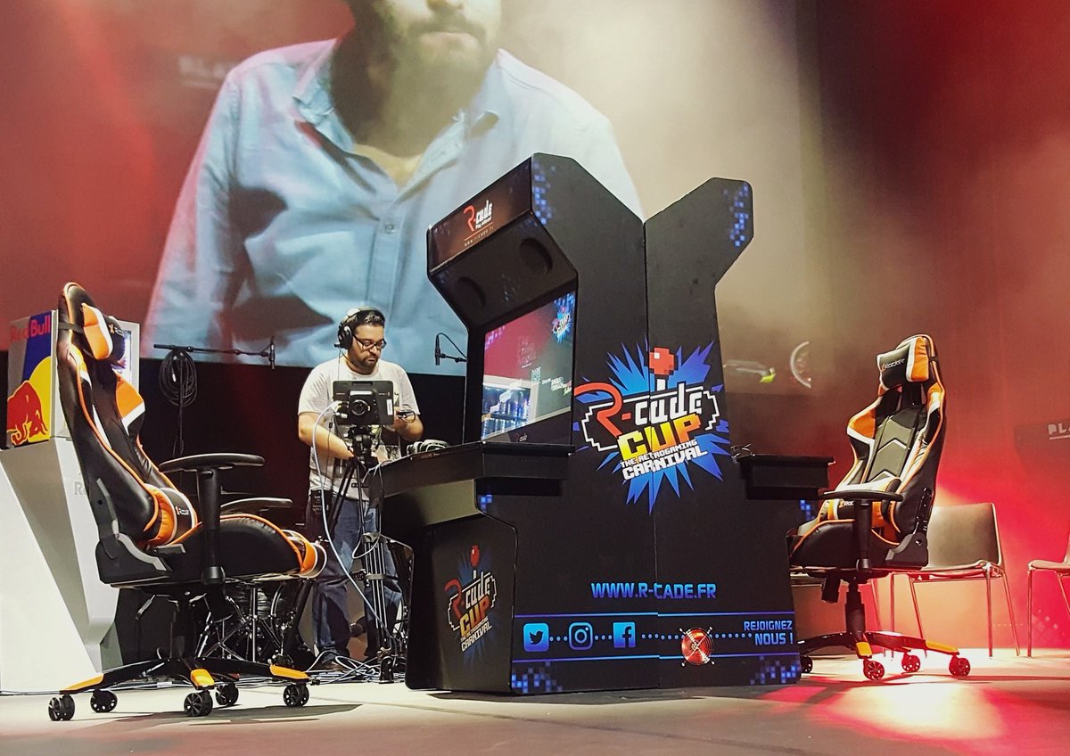 rcade_play's tweet photo. #RCADECUP en direct de la grande scène de @PlayParisbyPAX, c'est maintenant 💥 Suivez la competition en live sur : https://t.co/fgRV0dZ2Uu ou https://t.co/4u09XrkIo1 https://t.co/aaM6ioDxK5