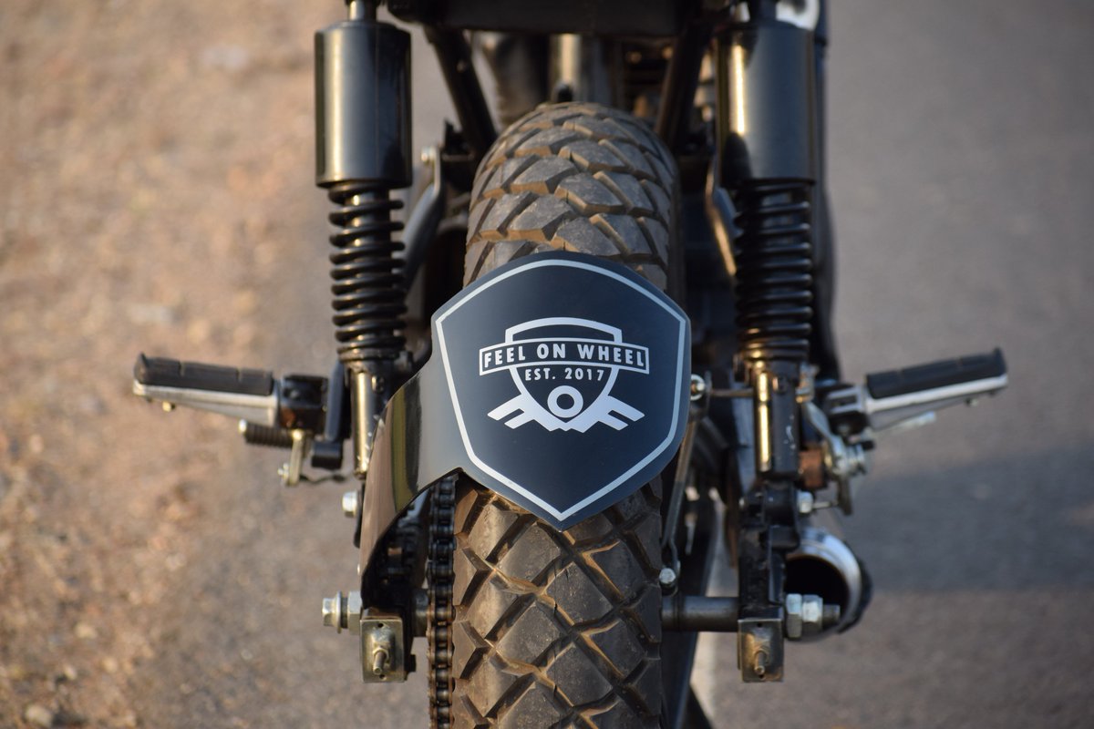 feelonwheel's tweet photo. Feel The Heat...
Project: CYBERTRON 
Custom Caferacer build by FOW Team.
link: https://t.co/3XNR7FqZQY
Like share and subscribe to our Facebook, Instagram and YouTube channel.
#custom #handbuild #caferacer #4STROKE #hondashine #125cc #machine #brouchernowavailable 
#FEELONWHEEL https://t.co/82ny3LyNFa