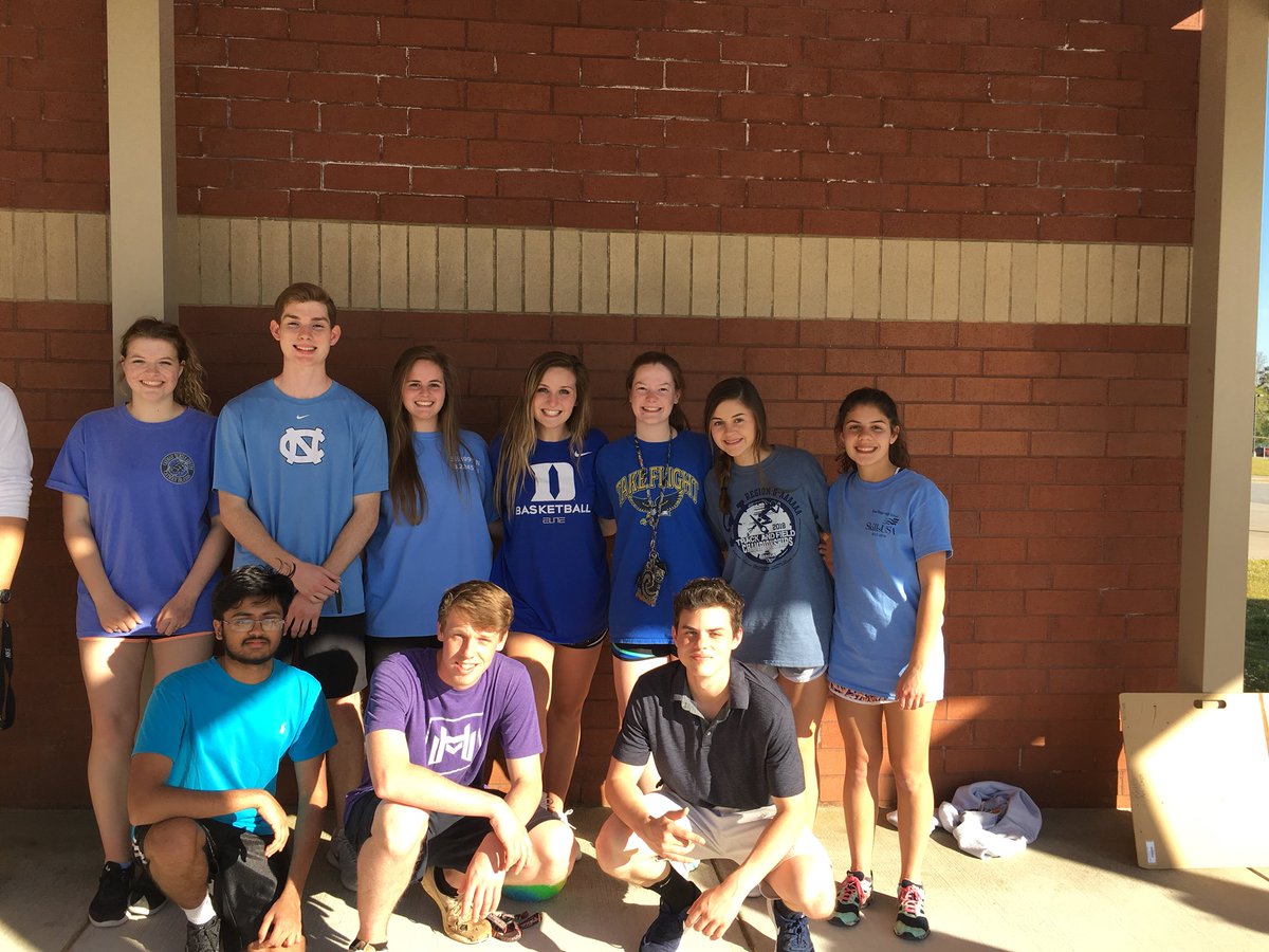NHSRRHS's tweet photo. Some pictures from our first kickball tournament. https://t.co/Dueo2vXOBU