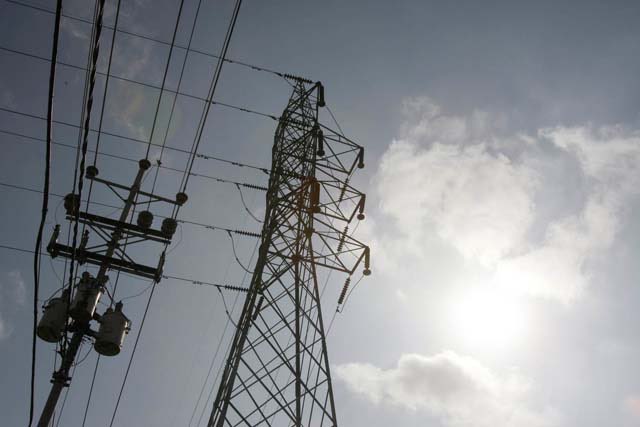 PadreJosePalmar's tweet photo. El malandro gobernador del Zulia en Venezuela es el culpable del racionamiento eléctrico extremo que sufren los marabinos en los últimos días. Hay sectores que sólo tienen electricidad tres horas diarias. Por un lado pide investigar el supuesto “saboteo” y por el otro raciona. https://t.co/cR4y1zLVwH