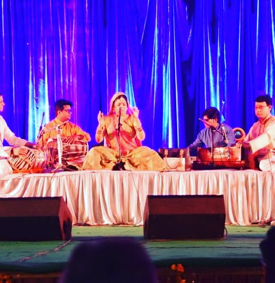 durgajasraj's tweet photo. Awadhi Folk, Thumri, Dadra & other #Indianmusic genres has powerful ambassador in Maestro @maliniawasthi She mesmerized the audience in #Ludhiana who were left asking for more..Thank you #LudhianaSansikritiSamagam #LSS #Awadhifolk #UPfolk #semiclassicalmusic #Thumri #Dadra #ICM https://t.co/kfI7y8HQWb