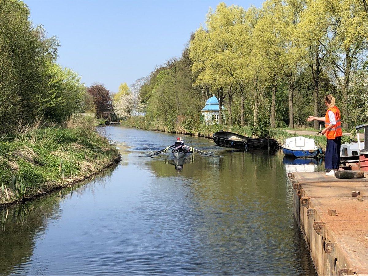Eerste boot passeert nu Loenersloot! Hart van Holland is echt flink op stoom 😎😎☀️👍